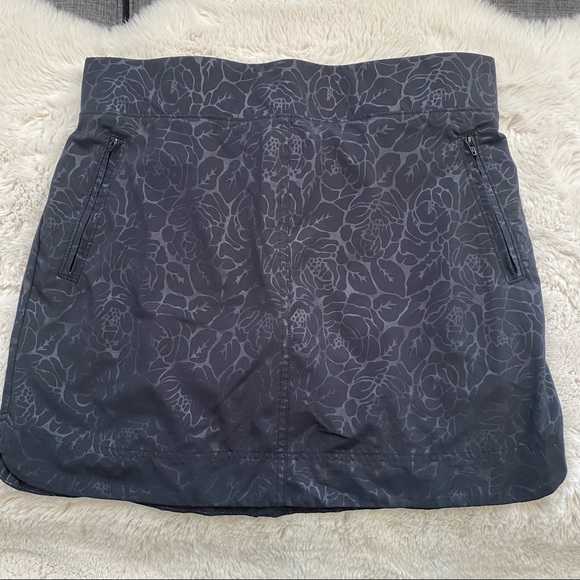 Orvis Women's Embossed Pull-On Active Skort - Picture 4 of 9